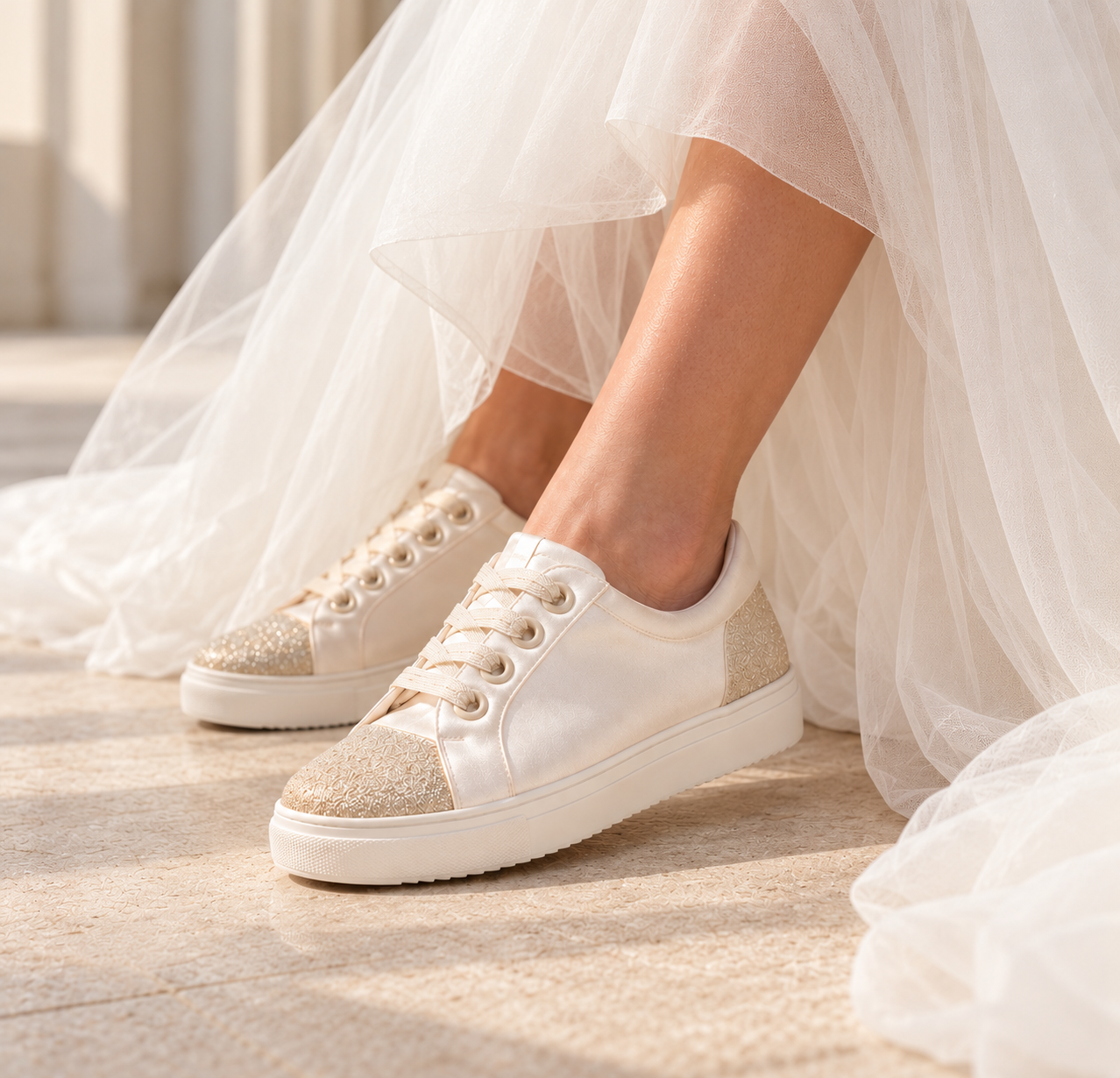 Zapatillas de novia en raso con glitter dorado champán